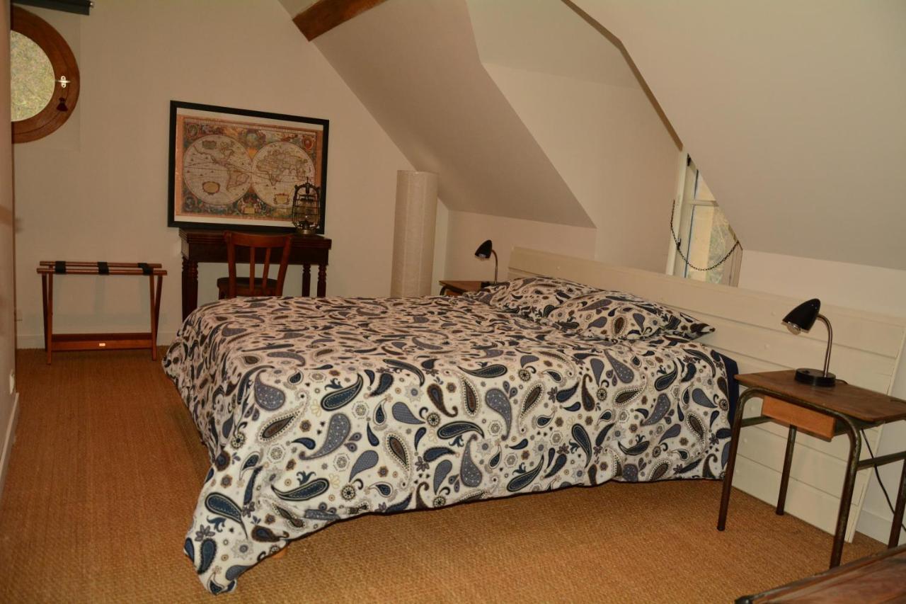Le Vieux Saule Hotel Saints-en-Puisaye ภายนอก รูปภาพ